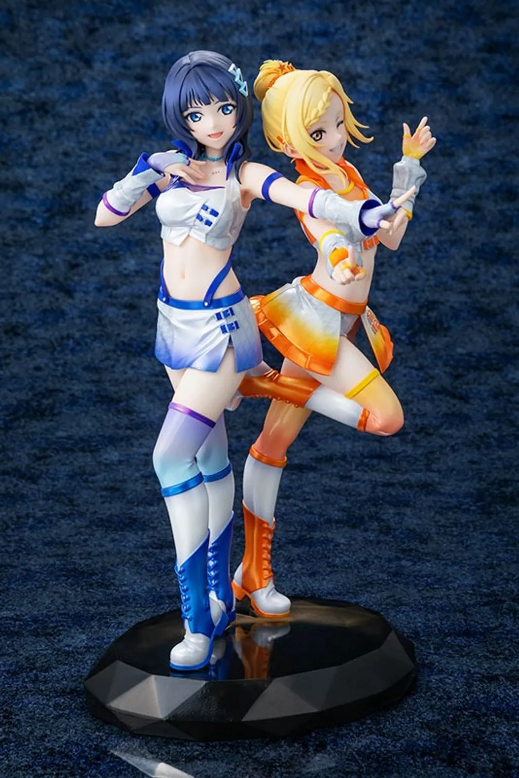 [Pre-order] Love Live! - Karin Asaka & Ai Miyashita (SUPER NOVA Ver.) 1/7 Scale Figure Kadokawa