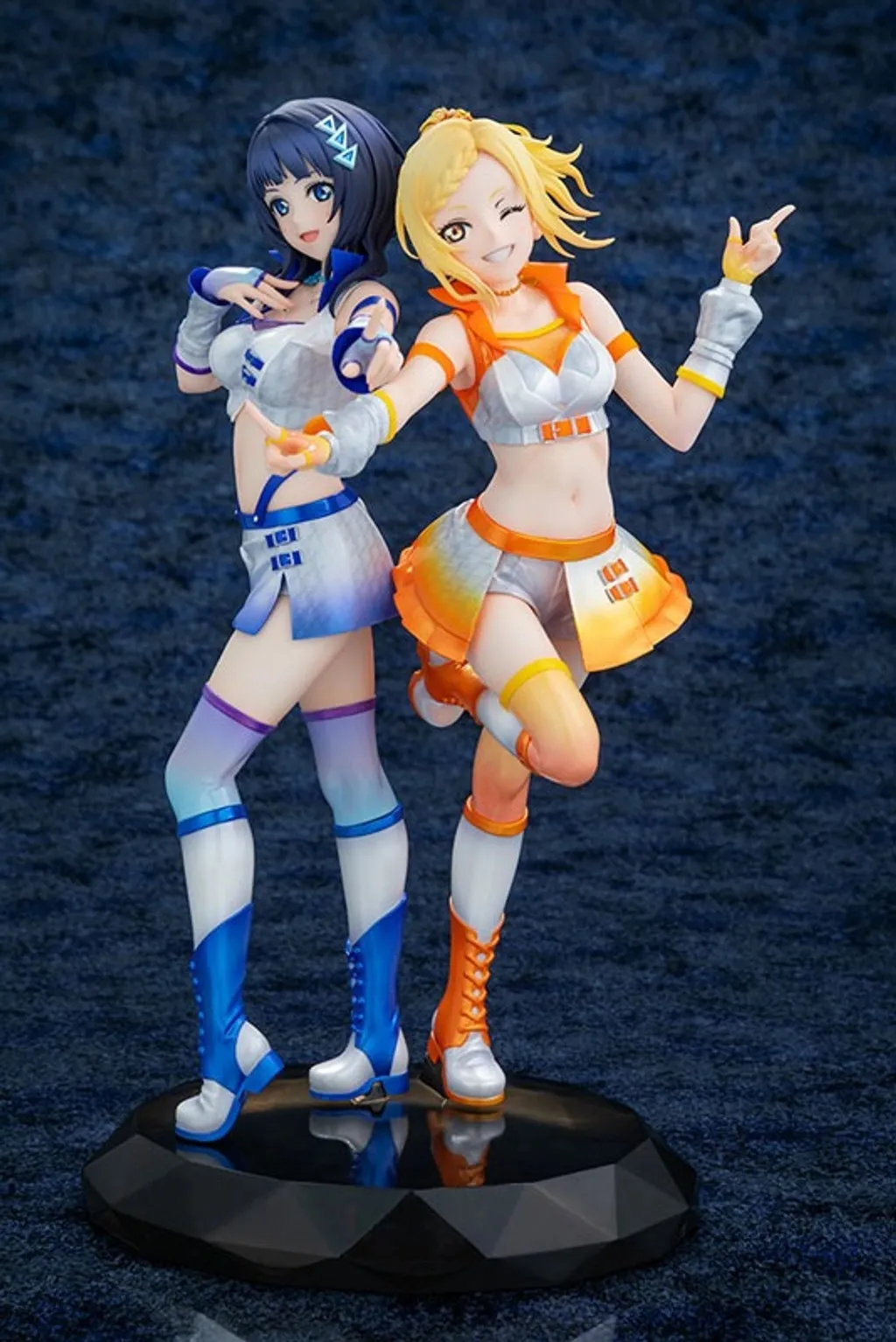 [Pre-order] Love Live! - Karin Asaka & Ai Miyashita (SUPER NOVA Ver.) 1/7 Scale Figure Kadokawa