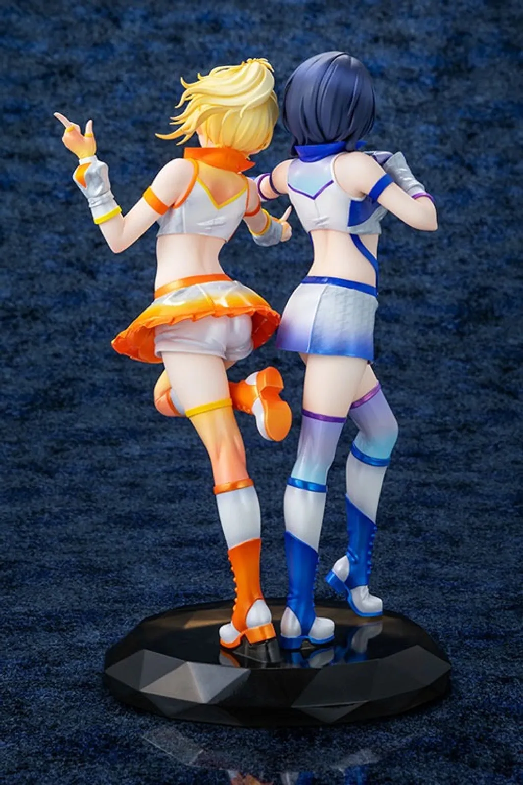 [Pre-order] Love Live! - Karin Asaka & Ai Miyashita (SUPER NOVA Ver.) 1/7 Scale Figure Kadokawa